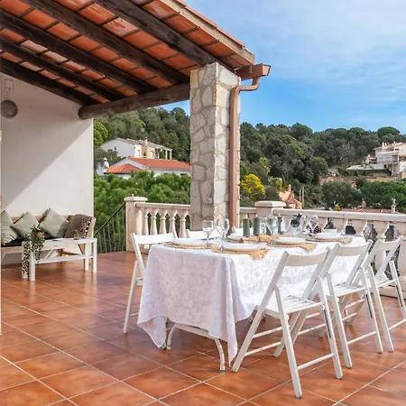 2 Homes, Pool And Beautiful Ocean View! بيت للعطل *