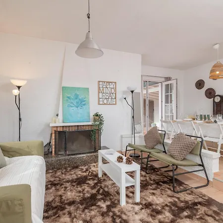 2 Homes, Pool And Beautiful Ocean View! Prázdninový dům *
