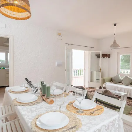 2 Homes, Pool And Beautiful Ocean View! Prázdninový dům *