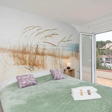 2 Homes, Pool And Beautiful Ocean View! Prázdninový dům *
