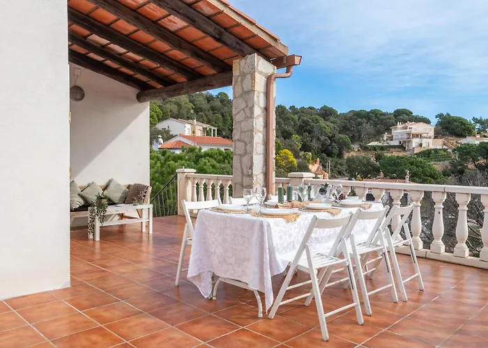 2 Homes, Pool And Beautiful Ocean View! بيت للعطل *