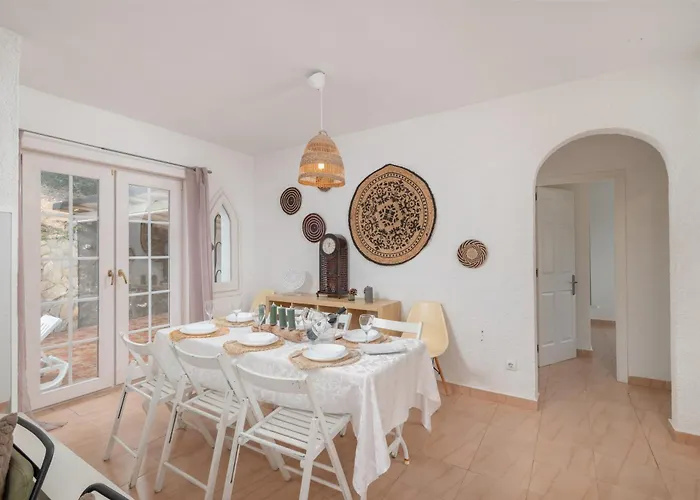 2 Homes, Pool And Beautiful Ocean View! بيت للعطل
