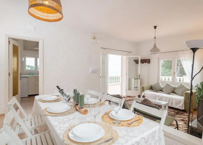 2 Homes, Pool And Beautiful Ocean View! بيت للعطل *