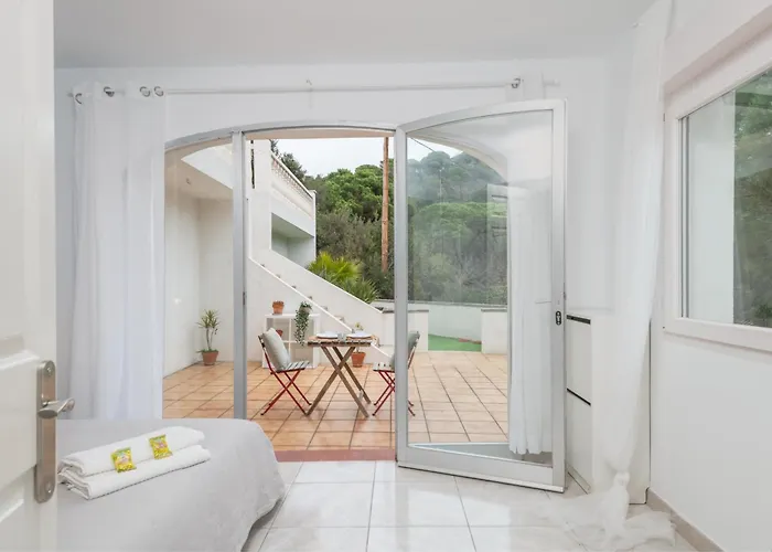 2 Homes, Pool And Beautiful Ocean View! بيت للعطل *