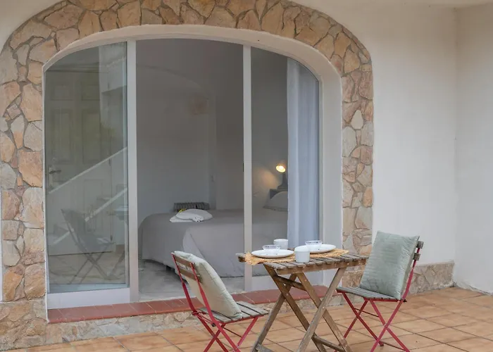 2 Homes, Pool And Beautiful Ocean View! بيت للعطل *