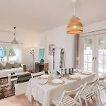 2 Homes, Pool And Beautiful Ocean View! Casa de Férias